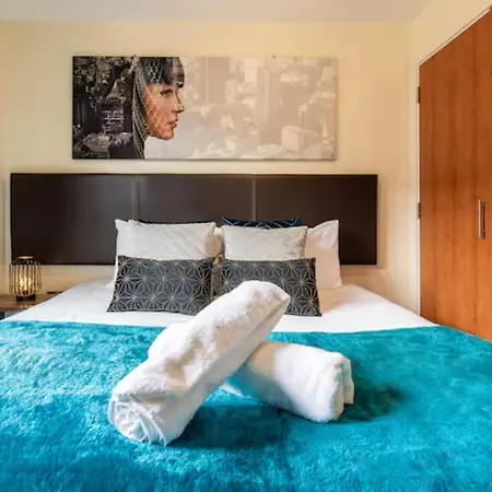 Haus Arcadian China Town Balcony Apartment, Secure Parking, Wifi, Smart Tv
